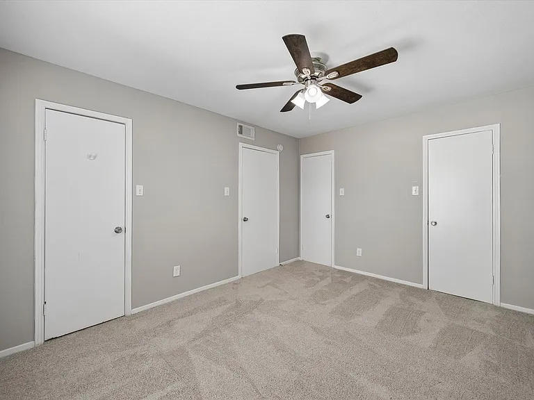 Emerson Street Apartments — Photo 15