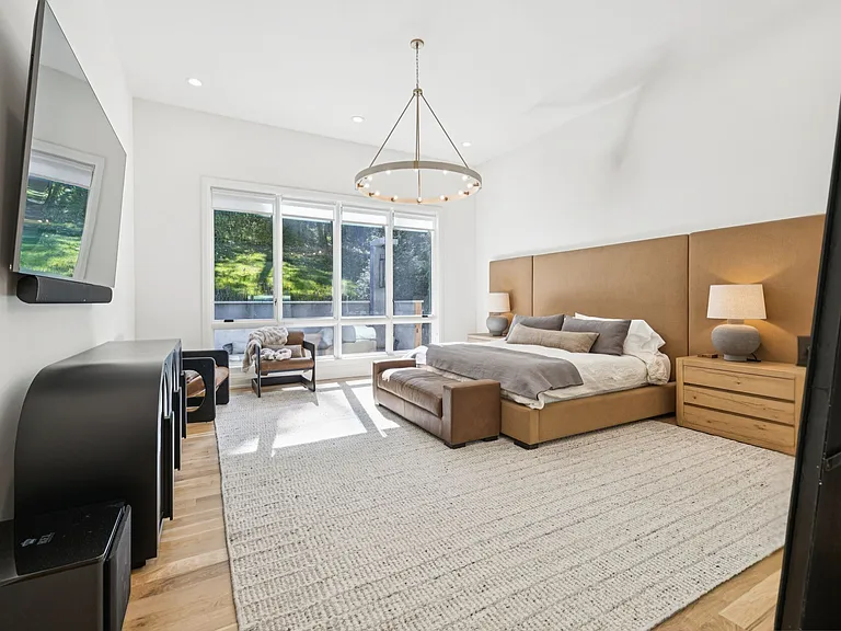 1323 Harding Pl — Photo 35