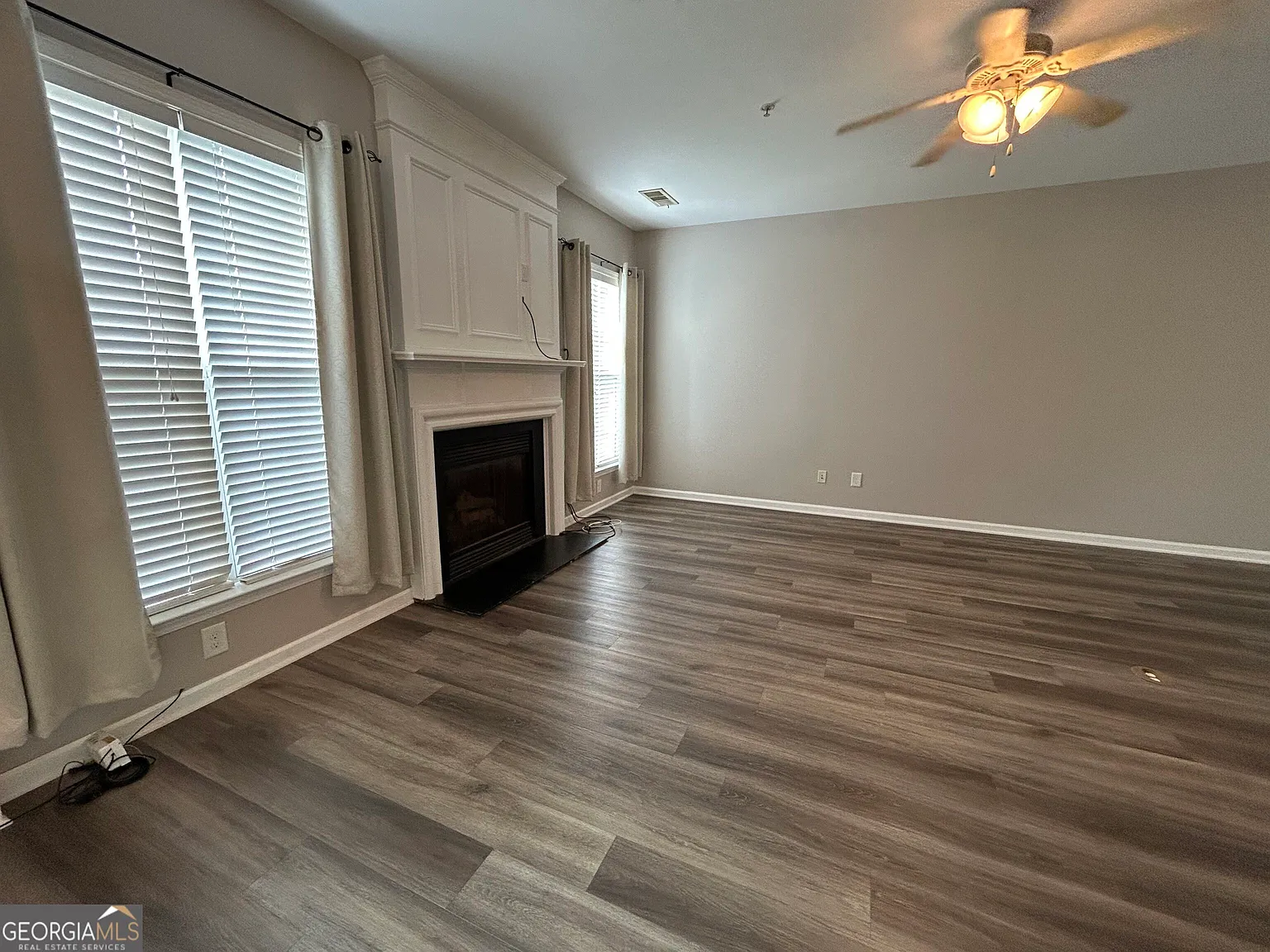 3 bed, 2.5 bath, 1832 sqft, $2,150 — Photo 3