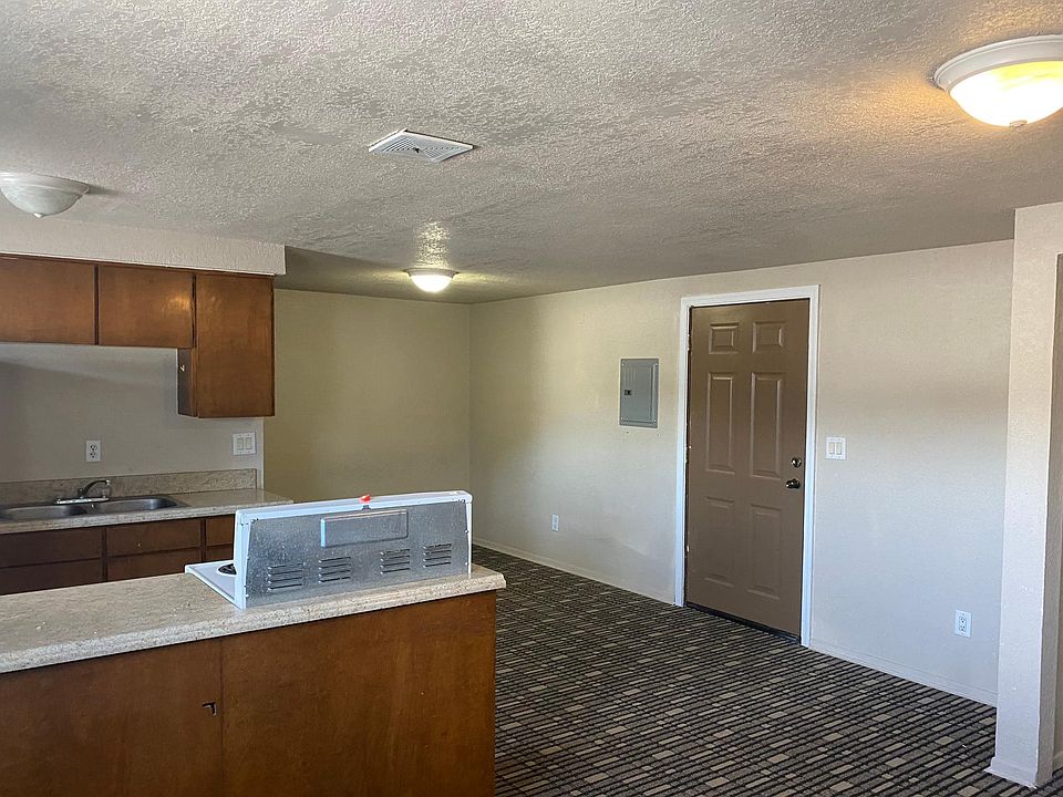 2nd image of 1 NE Main St #204