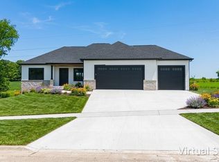 2050 Arbor Rdg, Janesville, WI 53548