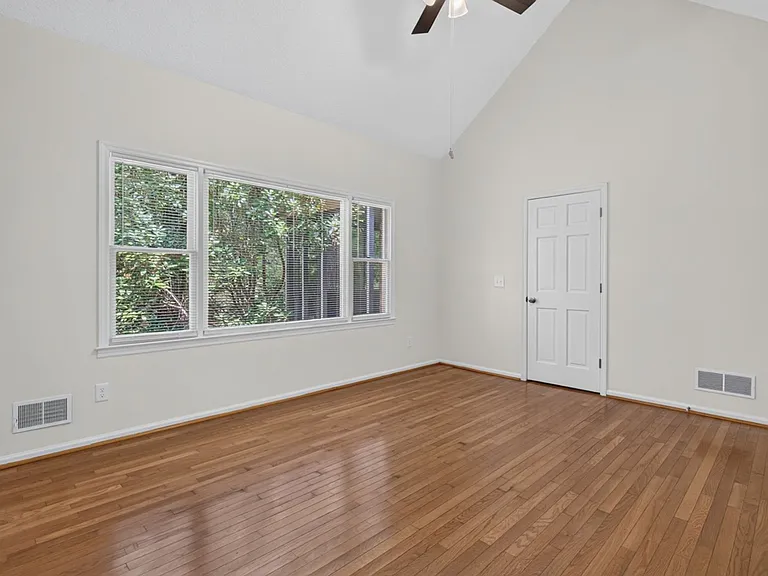 2027 Riding Ridge Rd — Photo 26