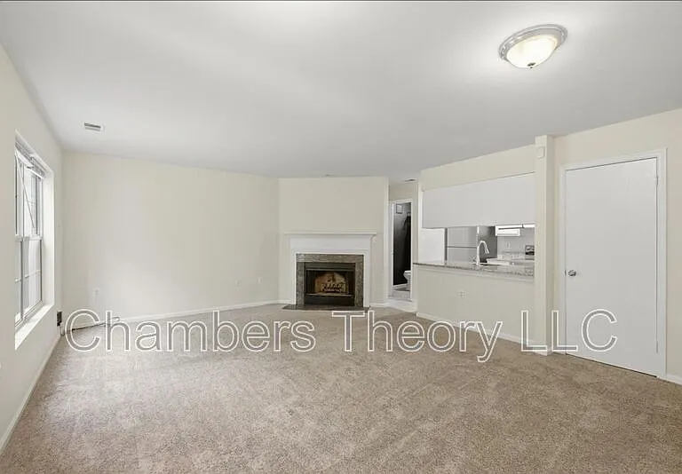 12181 Old Salem Ct — Photo 5