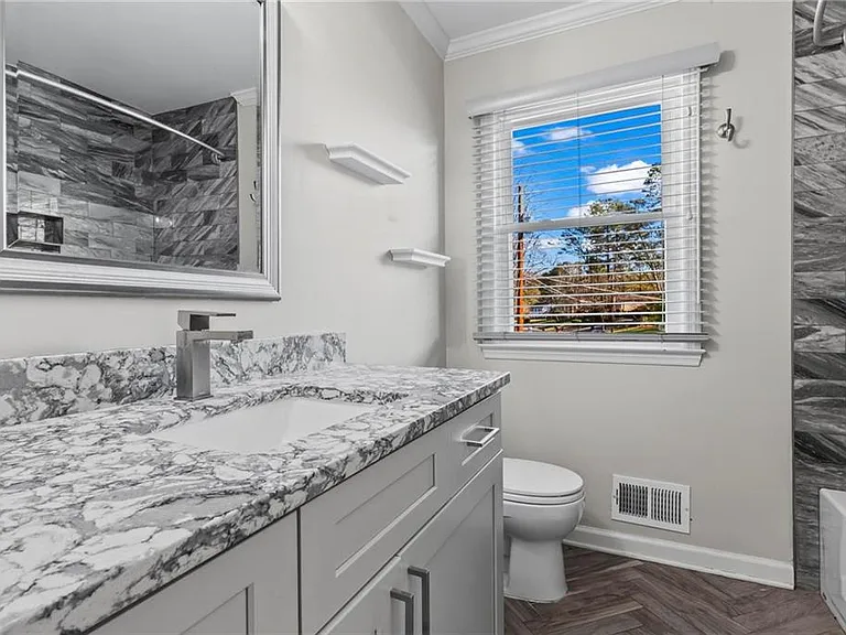 1106 Aurora Ct — Photo 24