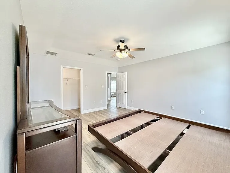 22148 Lockport Ave — Photo 34