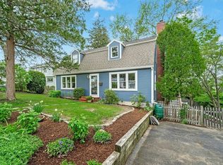 12 Monmouth St, Quincy, MA 02171