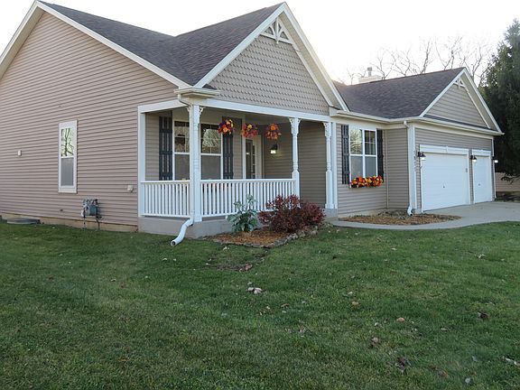 3rd image of 1811 Hawthorne Ln