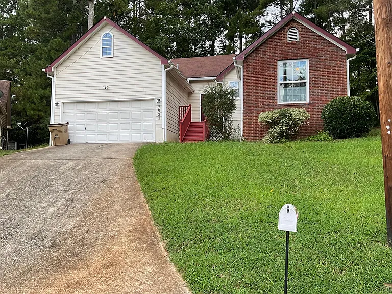 7533 Antebellum Ln — Photo 2