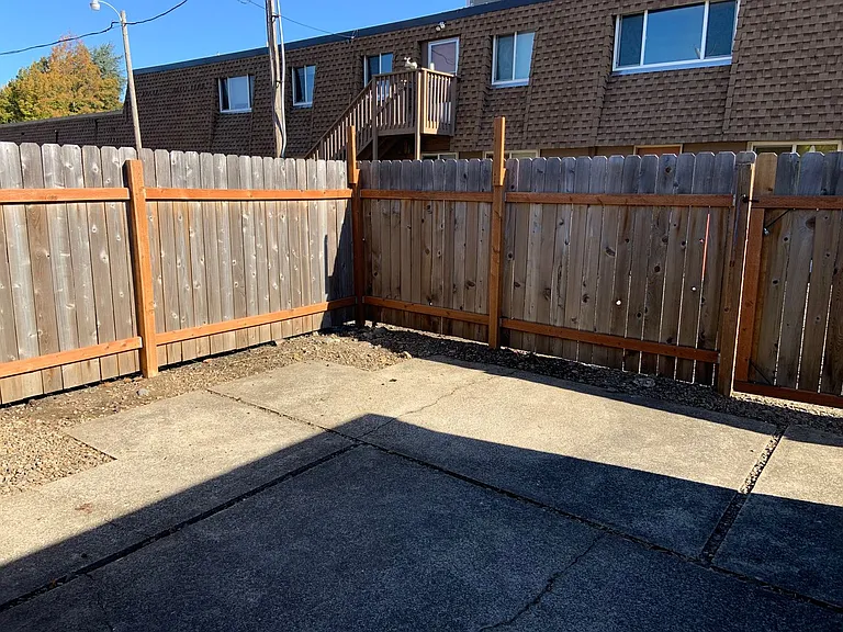 241-937- 945 NW Grant Ave ( 4) — Photo 13
