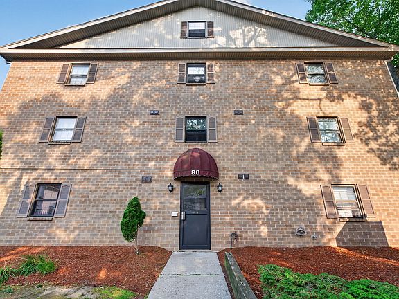 3rd image of 80 Stanton St APT 27