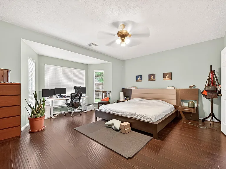 2910 Barton Meadow Ln — Photo 33