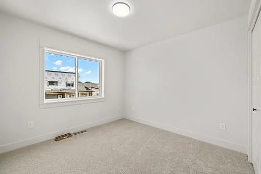 4631 King Ave W — Photo 5