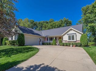 N54W7294 Cider Mill Ct, Cedarburg, WI 53012