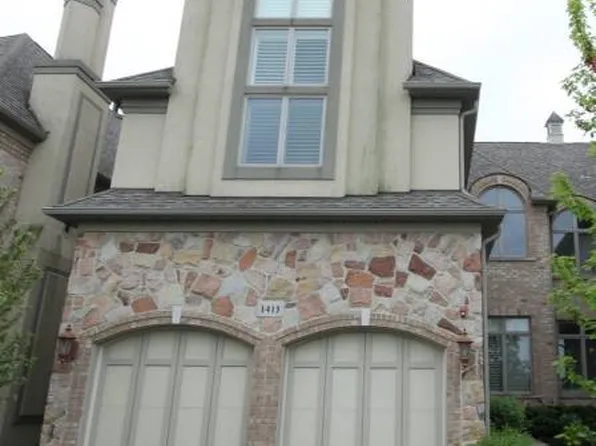1413 Rue Paris Ave, Inverness, IL 60067