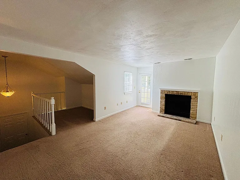 108 Chowning Pl — Photo 3