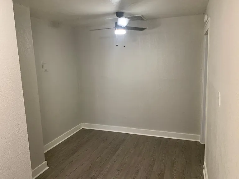 3016 N Robinson Ave #5 — Photo 3