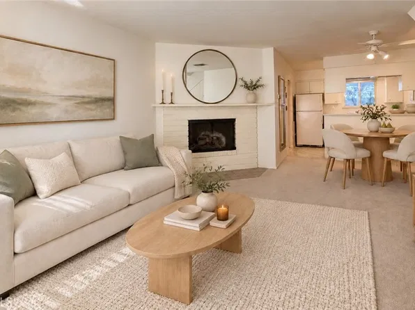 22113 Oxnard St, Woodland Hills, CA 91367