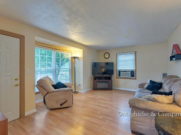 4th image of 4548 Pinehurst Ave SW