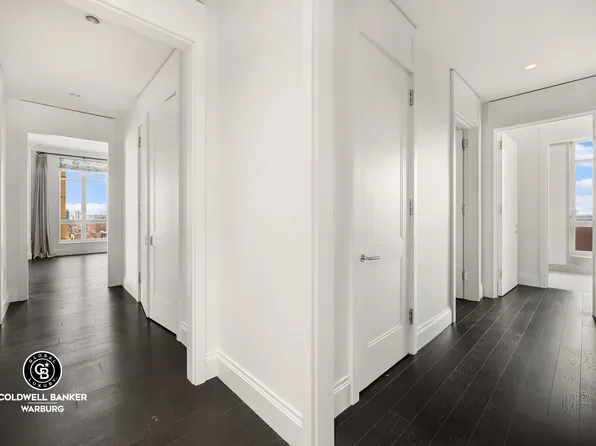 200 East 95th Street image 15 of 23