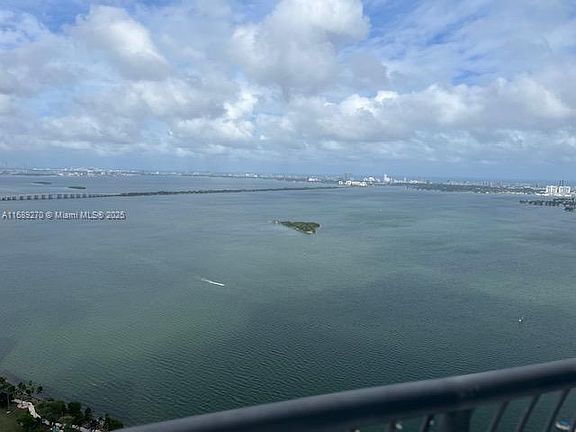 3rd image of 1750 N Bayshore Dr APT 5501