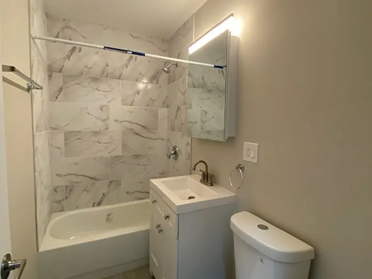 3644 W Fullerton Ave #1R — Photo 7