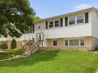 7534 163rd St, Tinley Park, IL 60477