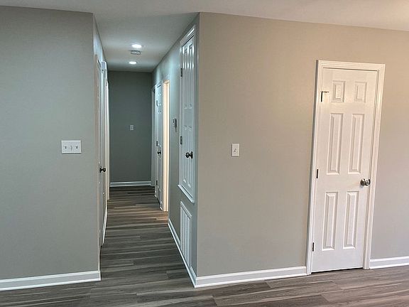 5th image of 2960 Mount Kennedy Dr