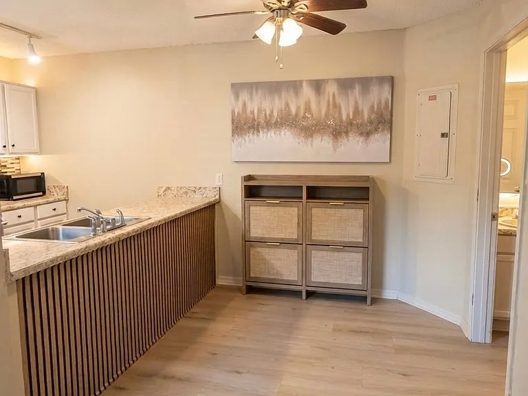 2301 W Michigan Ave #17 — Photo 13