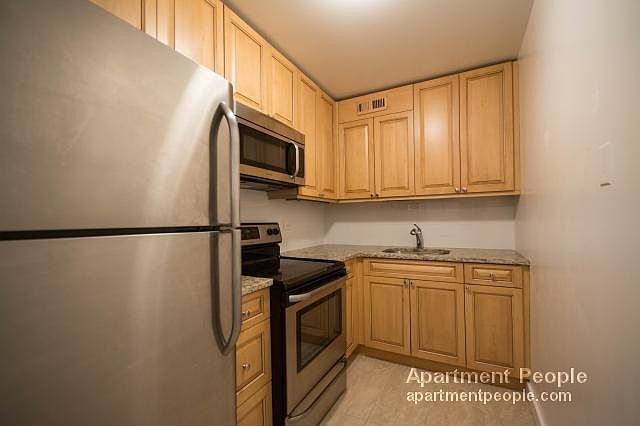 1st image of 2626 N Lakeview Ave APT 3810