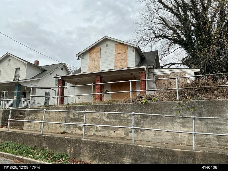 1st image of 816 Morrill Ave SE