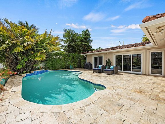 4th image of 1719 Poinsettia Drive