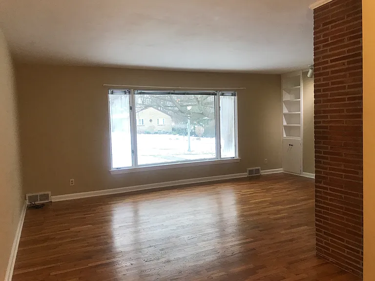 Whitehills Dr — Photo 22