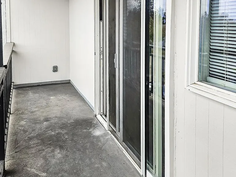 1002 N J St #14 — Photo 11