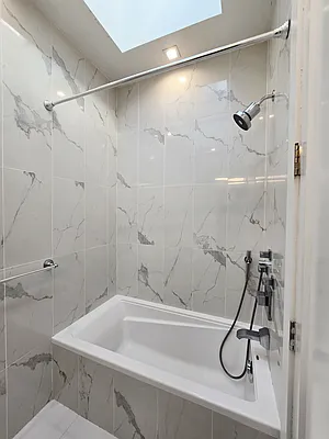 Rented by Voro Purple LLC | media 43