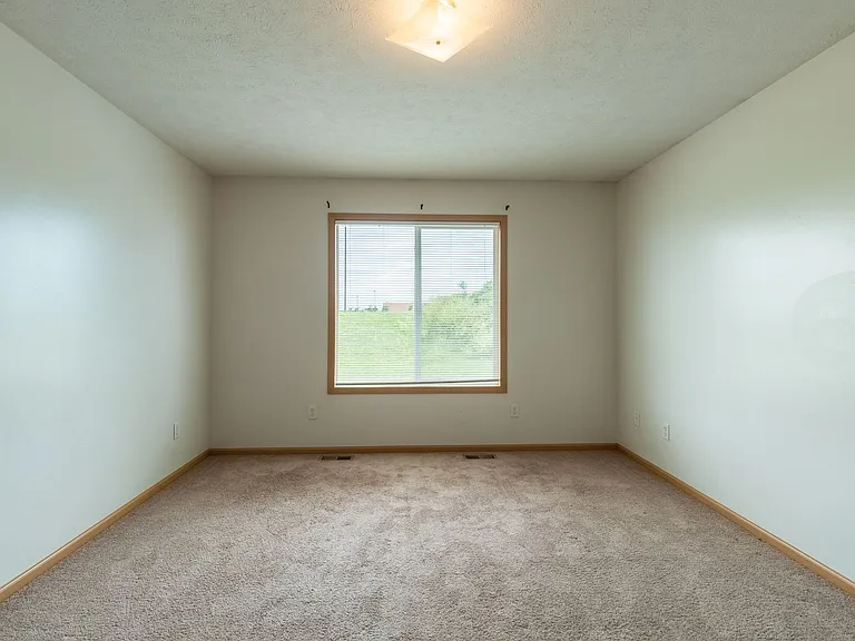 7229 Whitewater Ln — Photo 4