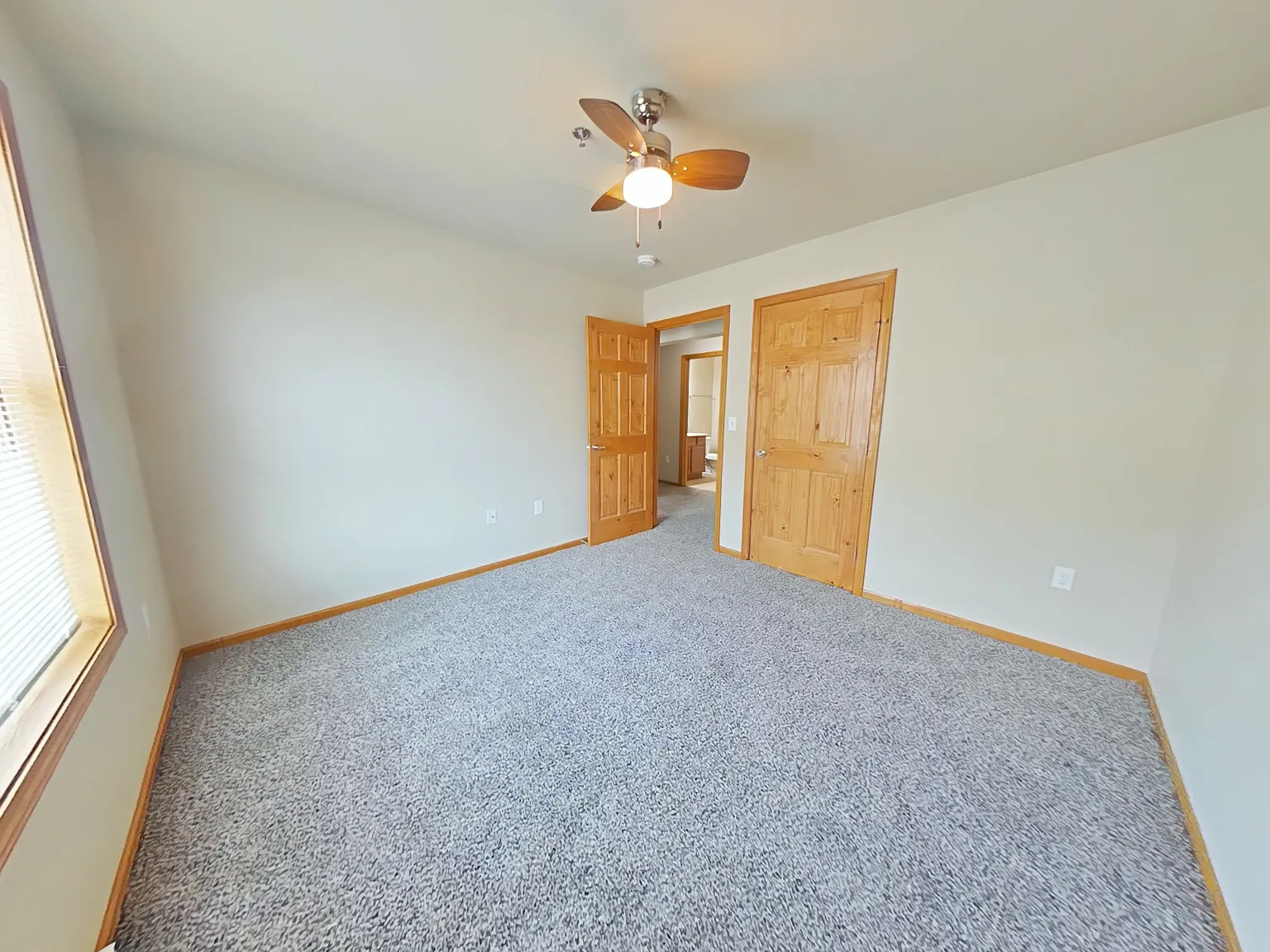 Eagle Point Apartments — Photo 3