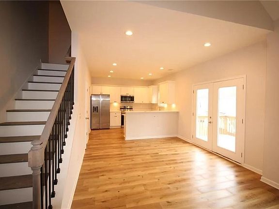 5th image of 62 Fairview Oak Trl