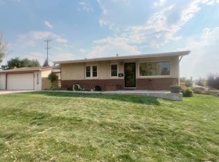953 Hillcrest Rd, Cheyenne, WY 82001