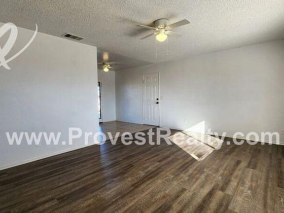 4th image of 16010 Jasmine St