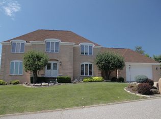 21 Fieldcrest Dr, Wheeling, WV 26003