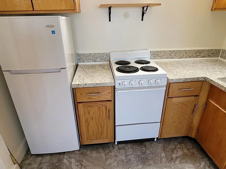 42 N State St #13 — Photo 2