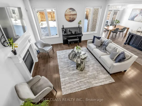 275 William Graham Dr, Aurora, ON L4G 0W4