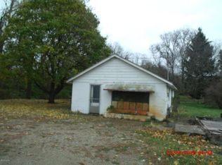 742 N Main St, Lawton, MI 49065