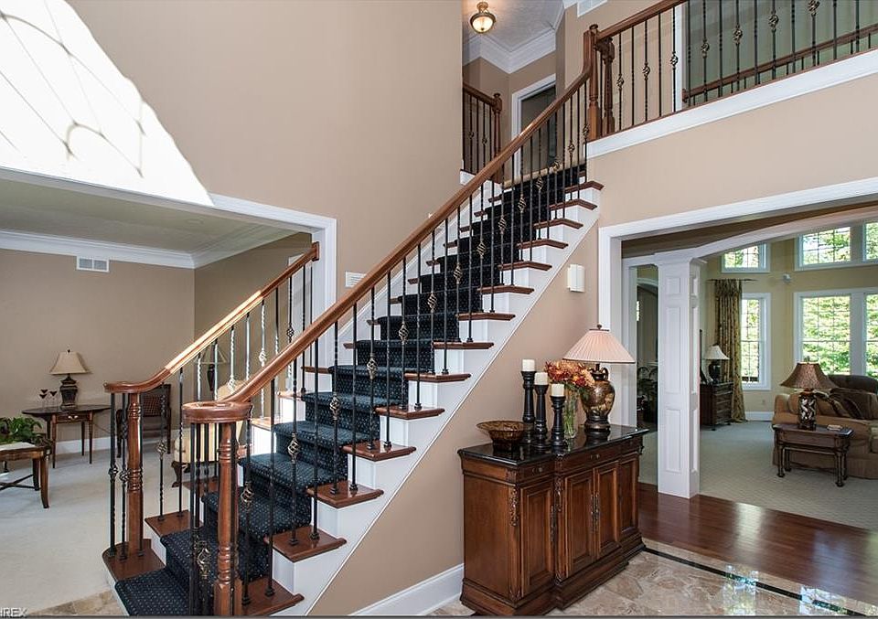 7467 Worlington Dr, Solon, OH 44139 | Zillow
