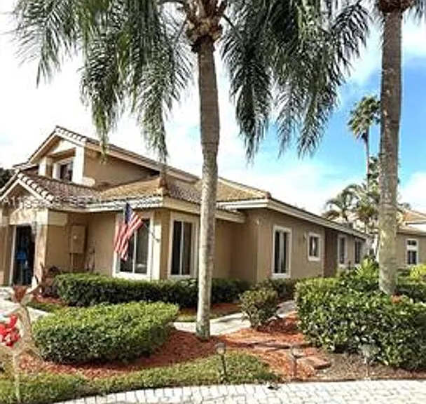 15825 SW 11th St #Townhouse 15825 — Photo 3