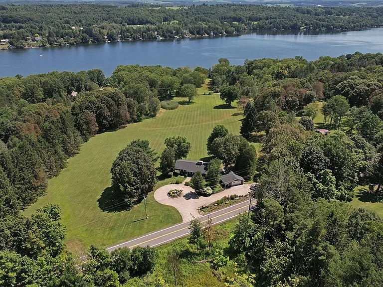 2890 W Lake Rd — Photo 2