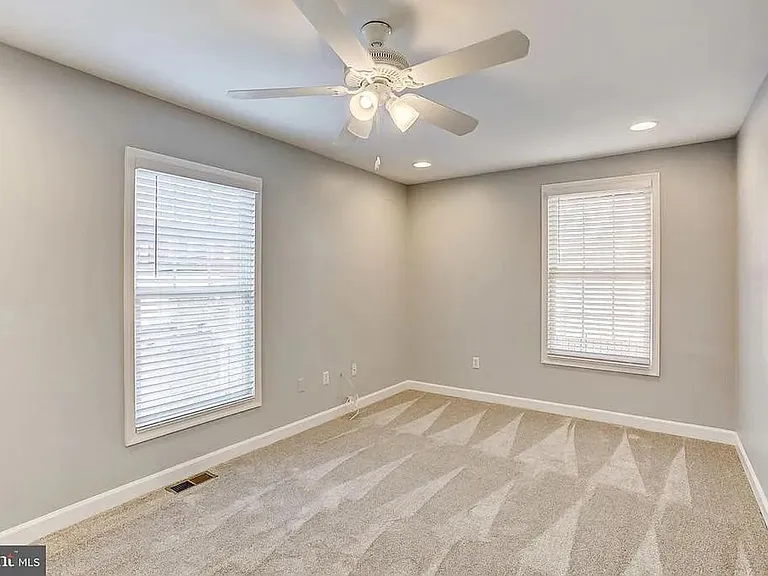 2604 Hudson St — Photo 26