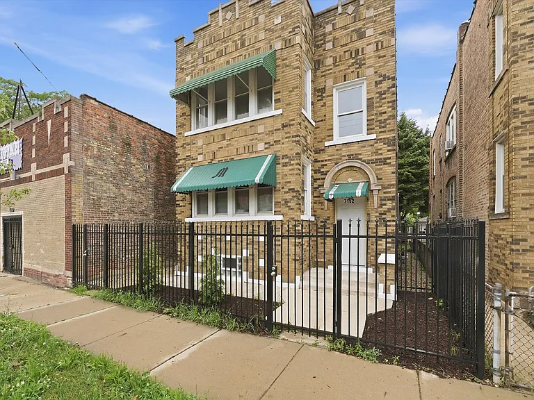 7152 S Racine Ave #2 — Photo 1