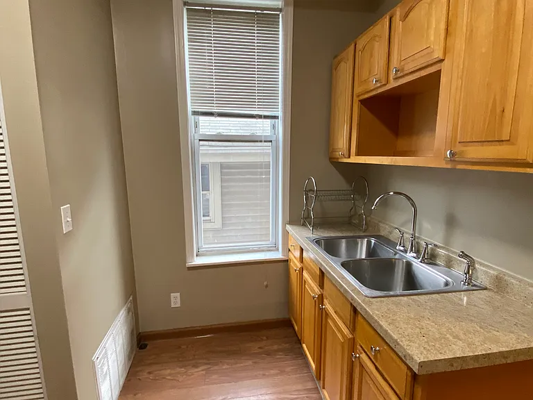 1807 S May St #2B — Photo 9
