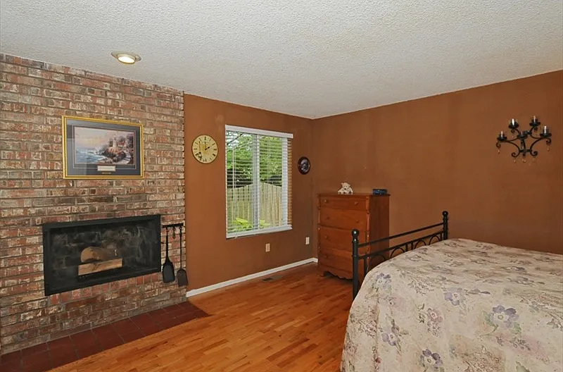 4 bed, 1810 sqft, $900 — Photo 4